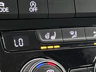 Volkswagen T-Roc 1.5 TSI Sport | Trekhaak | Camera | CarPlay | Stoel-/Stuuverwarming | Adaptive Cruise | / 20