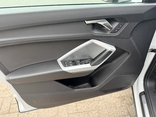 Audi Q3 35 TFSI Advanced edition  | Automaat | LED | Sportstoelen | DAB | Navi | Bluetooth | Stoelverwarming | Virtual Cockpit / 18