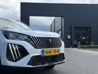 Peugeot 2008 Allure 1.2 PureTech 100PK Navigatie, Parkeersensoren, Keyless, Apple Carplay, Android Auto / 4