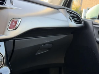Citroen C3 Feel Edition 1.2 PureTech 82PK Navigatie, Climate Control, Cruise Control, Bluetooth, Elektrische Ramen Voor / 25