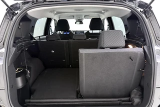 Opel Frontera 1.2 Turbo 145pk Hybrid Automaat GS 7 persoons | 8 Jaar speciale garantie | Navigatie | Stoel- en stuurverwarming | Verwarmbaar voorraam | Dakrails | Achteruitrijcamera | Climate control | 17" Lichtmetalen velgen / 14