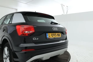 Audi Q2 1.4 TFSI CoDS-line  Automaat, Stoelverwarming, Virtual, Leer, / 10