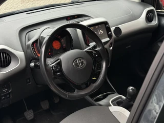 Toyota Aygo 1.0 VVT-i x-play PARKEERCAMERA AIRCO / 7