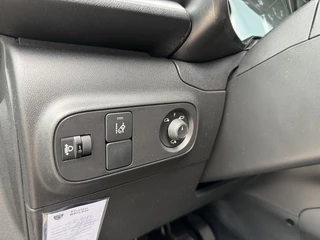 Citroen C3 1.2i Feel Edition | Navigatie | Cruise Control | Climate Control | Mistlampen | Parkeersensoren | Apple Carplay / Android Auto | Airbumps | Elektrisch Pakket | Multifunctioneel Stuurwiel | Zwart Dak | / 39