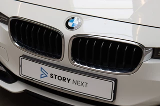 BMW 3 Serie Touring 316i High Executive Sport Line  / Navigatie Professional / Leder / Stoelverwarming / Climate Control / 18 Inch / Bluetooth / Xenon / Parkeersensoren / Cruise Control / 8
