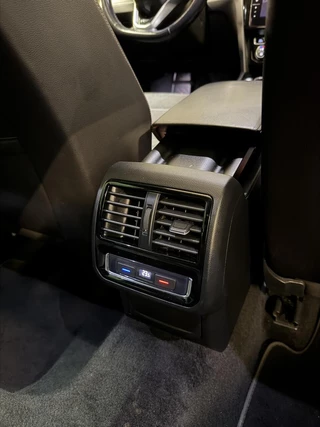 Volkswagen Passat 1.6 TDI R-line Pano Virtual Trekhaak NAP / 40
