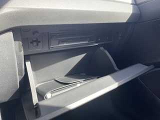 Volkswagen Polo 1.0 Comfortline  | apple carplay - android auto | airco | cruise control | bluetooth | lichtsensor | NL auto / 32