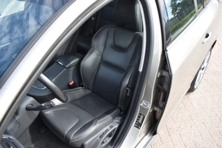 Volvo V60 2.0 T4 Summum 191 pk Luxury Line Winter | Vol | NL-Auto | Trekhaak | Open dak | Standkachel | Elekt.stoelen | Camera | LED/Xenon | 4-Seasons / 15