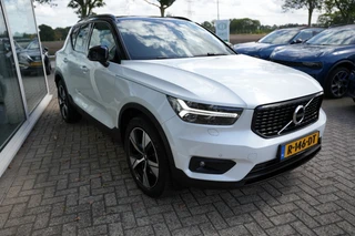 Volvo XC40 1.5 T4 RECH R-DESIGN Camera,Carplay, Harman Kardon / 7