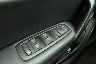 Renault Mégane 1.3 TCe GT-Line | Navigatie | Apple Carplay/Android Auto | Climate & Cruise Control | Keyless Entry | LED koplampen | LM-velgen / 17