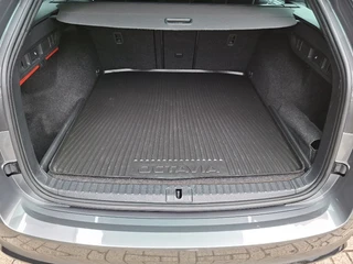 Skoda Octavia 1.4 TSI * RS iV * Navigatiesysteem * Parkeercamera * Stoelverwarming * Head up display * / 18