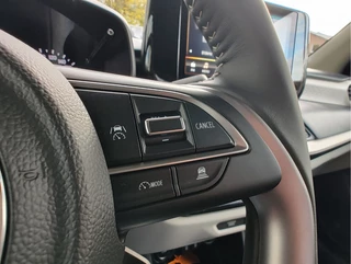 Suzuki Swift 1.2 SELECT SMART HYBRID  Direct Leverbaar | Tot 10 JAAR GARANTIE!  Inclusief € 2.400,- Voorraad Voordeel / 22