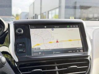 Peugeot 2008 Blue Lion 1.2 PureTech 130PK Navigatie, Parkeersensoren, Trekhaak, Panoramadak, Apple Carplay, Android Auto / 22