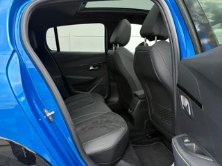Peugeot e-208 EV GT Pack 50 kWh 3-Fase | SOH 91% | 3D Cockpit | Navigatie | Panoramadak | Camera / 22