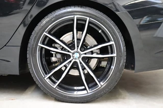 BMW 3 Serie Touring 320i High Executive M Sport Pakket Automaat  / Live Cockpit Professional / Cruise Control / Stoelverwarming / Active Guard Plus / Hifi / LED / Climate Control / Leder / 19 Inch / DAB / 11