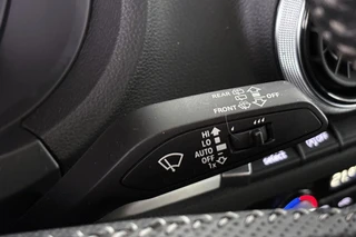 Audi A3 Sportback 30 TFSI Advance Sport S-Line Trekhaak Stoelverwarming Navi Virtual / 36