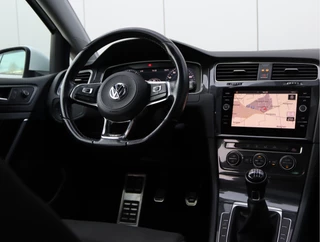 Volkswagen Golf 1.0 TSI Highline R-line  | Panoramadak | Camera | Virtual | LED / 22