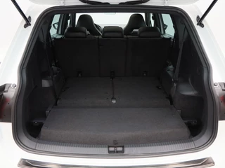 SEAT Tarraco 1.5 TSi 150 Pk Automaat FR Business Intense 7-Pers | 360 Camera | Panorama Dak | Full LED | Trekhaak | Carplay | navigatiesysteem | Climate Control | 20 Inch | 70.775 Km!! / 18
