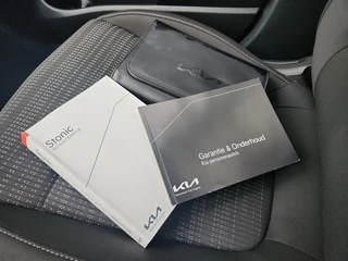 Kia Stonic 1.0 T-GDi MHEV DynamicPlusLine | Camera | Navi | Privacy Glass | Apple Carplay | Android Auto | Lichtmetalen Velgen | / 23