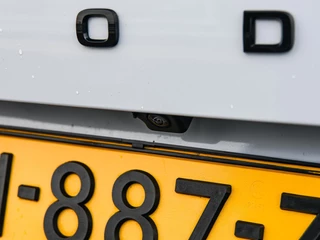 Skoda Octavia Combi 1.4 TSI RS iV PHEV Business 245 PK Panoramadak Matrix LED Camera Sfeerverlichting Stoelverwarming 19" / 42