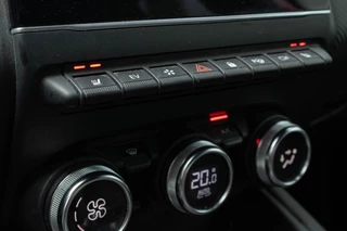 Renault Captur 1.6 E-Tech PHEV 160 RS Line|Stoelverwarming|360 Camera| / 37