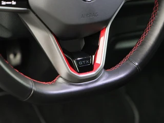 Volkswagen ID. Buzz GTX 4MOTION 79 kWh & 340 Pk | Trekhaak | Carplay | Cruise | Schuifdeuren L+R | Elektrische Stoelen | 20 Inch | Full LED  | 17.801 Km!! / 24