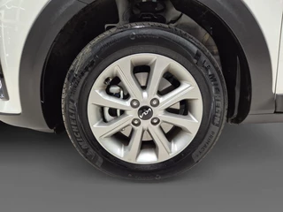 Kia Stonic 1.0 T-GDi MHEV DynamicLine | Cruise Control | Climate Control | Navigatie | Camera | LM Velgen | / 10