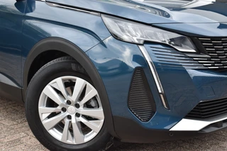 Peugeot 5008 PureTech 130 EAT8 Automaat GT 7-persoons | Navigatie via Carplay & Android Auto | Achteruitrijcamera | Parkeersensoren v+a | Stoelverwarming | Climate Control | Keyless Start | DAB | Isofix Bevestigingspunten | Lichtmetalen Velgen | Zeer Compleet!!! / 19