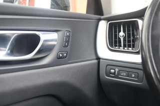Volvo XC60 T6 Recharge AWD Inscription | Stoelverwarming | Trekhaak | Parkeercamera | Panoramadak | Pilot Assist |  BLIS  | Leder | Keyless / 35