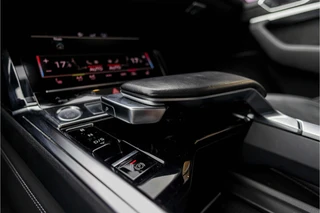 Audi e-tron Sportback 55 quattro S edition 95 kWh  | B&O | Pano | Leder / 32