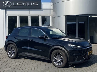 Lexus LBX 1.5 2WD STOELVERW STUURVERW PARK-SENSOR BLIND-SPOT CARPLAY LENDESTEUN / 2