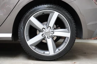 Audi A1 Sportback 1.0 TFSI 96pk Adrenalin 5 deurs  / Navigatie / Bluetooth / S Line Exterieur / Cruise Control / LED Achterlichten / Mistlampen / Lederen Sportstuur / Multifunctioneel Stuurwiel / 17 Inch / 11