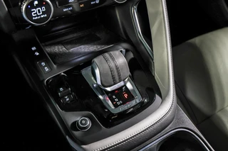 Jaguar E-PACE 1.5 P300e AWD R-Dynamic S Leder|Carplay|Camera / 52