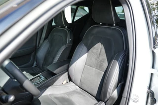 Volvo XC40 1.5 T4 RECH R-DESIGN Camera,Carplay, Harman Kardon / 31