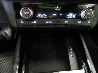 Škoda Kamiq 1.0 TSI Greentech 110pk DSG-7 Monte Carlo / 35