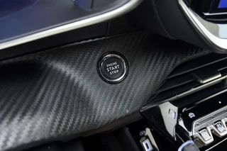 Peugeot 208 1.2 Hybrid 145 e-DCS6 GT | Stoelverwarming | Cruise control | Apple carplay/Android auto | Elek. verstelbare stoelen | Achteruitrijcamera | Kunstlederen/Alcantara bekleding | Massagefunctie | Stuurbediening / 25