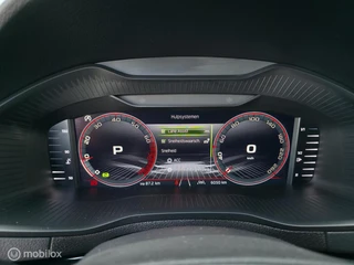 Skoda Karoq 1.5 TSI ACT Sportline / Trekh. / Carplay / Navi / 20