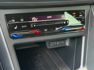 Volkswagen Polo 1.0 TSI R-Line IQ light | Carplay | Camera | Climate | Stoelverwarming | Rijklaar incl. garantie / 18
