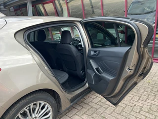 Ford Focus 1.0 EcoBoost Titanium Business  | Keyless | Cruise | Trekhaak | Camera | Stoel/Stuurverw. | B&O | / 36