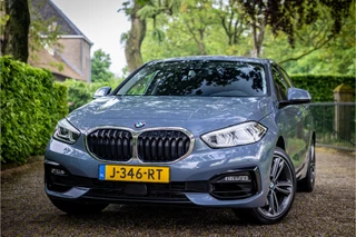 BMW 1 Serie 118i Executive Sport Line  Individual Storm Bay Shadow / 26