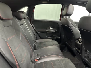 Mercedes B-klasse 180 Business Solution AMG|WideScreen|Carplay|Pano|Carplay|Trekhaak| / 16