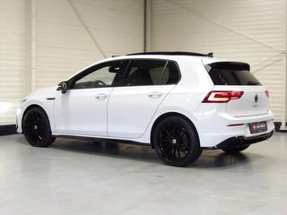 Volkswagen Golf 1.5 eTSI 130pk 7-DSG R-line / 8