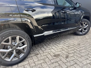 Jeep Compass 1.2 e-Hybrid Summit | Apple-Android | Schuif-kanteldak | Premium-Pack / 18