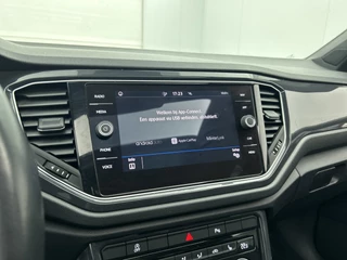 Volkswagen T-Roc 1.5 TSI R Line | Schuifdak | Camera | Navi | Virtual Dash | Stoelverw. | Adaptive Cruise / 21