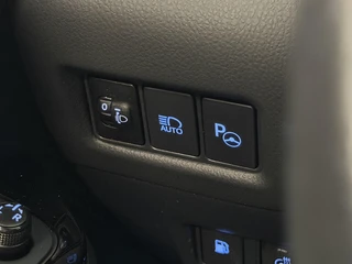 Toyota C-HR 2.0 Hybrid Dynamic | Winterpakket | Camera | PDC | Carplay | All-Season | LED ( Vestiging - Vianen) / 12