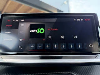 Peugeot 208 100pk GT (Camera - Keyless Entry - Parkeersensoren V+A - LED - Navigatie - Automatische Airco - Draadloos laden - Apple Carplay - 3D Cockpit) / 24