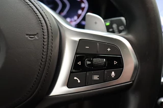 BMW 3 Serie Touring M340i xDrive High Executive M Sport Pakket Automaat  / Live Cockpit Professional / Panoramadak / Trekhaak / Individual Leder Merino / Driving Assistant / M Sport Differentieel / Harman Kardon / M Adaptief Onderstel / Safety Pack / Head-Up Display / 19 Inch / Stoelverwarming voor+achter / 47