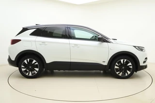 Opel Grandland X 1.6 Turbo 300pk Hybrid4 Elegance | Navigatie | Keyless | Camera | Parelmoer kleur | Electrische achterklep | Lichtmetalen velgen | AGR Comfortstoelen | Voorruitverwarming | Zwart dak / 10