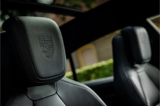 Porsche Macan 4 100 kWh  Pano Luchtvering Sport Chrono Matrix Passenger Display / 21