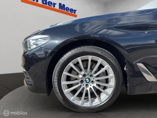 BMW 5-serie Touring 530i xDrive / Panoramadak / M-sport / 27
